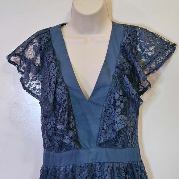 Miami Blue Floral Lace V-Neckline Maxi Dress, Medium - Picture 3 of 16